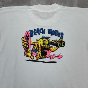 Vintage Beach Babes T-Shirt Mens XL White Gilmour Art Monster Single Stitch 80s